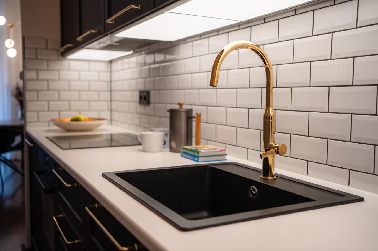 Designer Loft-ferienwohnung Im Zentrum Mit Tiefgaragen-parkplatz, Waschmaschine Und Privatterrasse Apartament