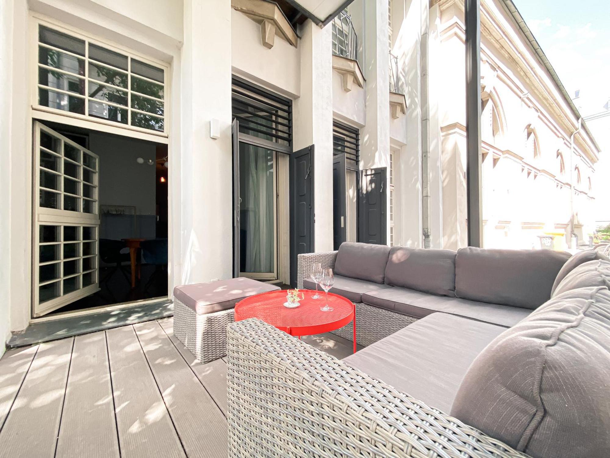 Apartament Designer Loft-ferienwohnung Im Zentrum Mit Tiefgaragen-parkplatz, Waschmaschine Und Privatterrasse