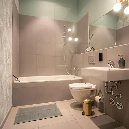 Designer Loft-Ferienwohnung Im Zentrum Mit Tiefgaragen-Parkplatz, Waschmaschine Und Privatterrasse Leipzig Exterior foto