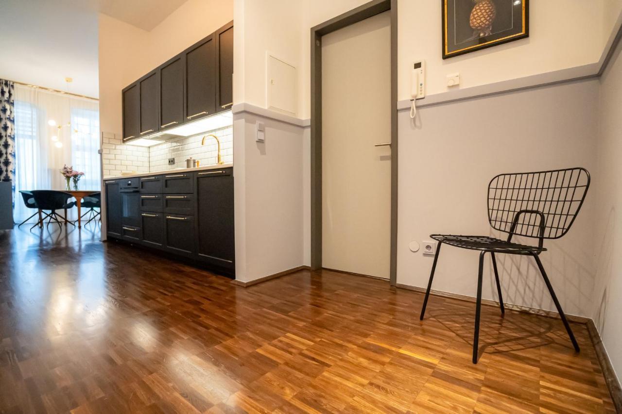 Appartement Designer Loft-ferienwohnung Im Zentrum Mit Tiefgaragen-parkplatz, Waschmaschine Und Privatterrasse Leipzig