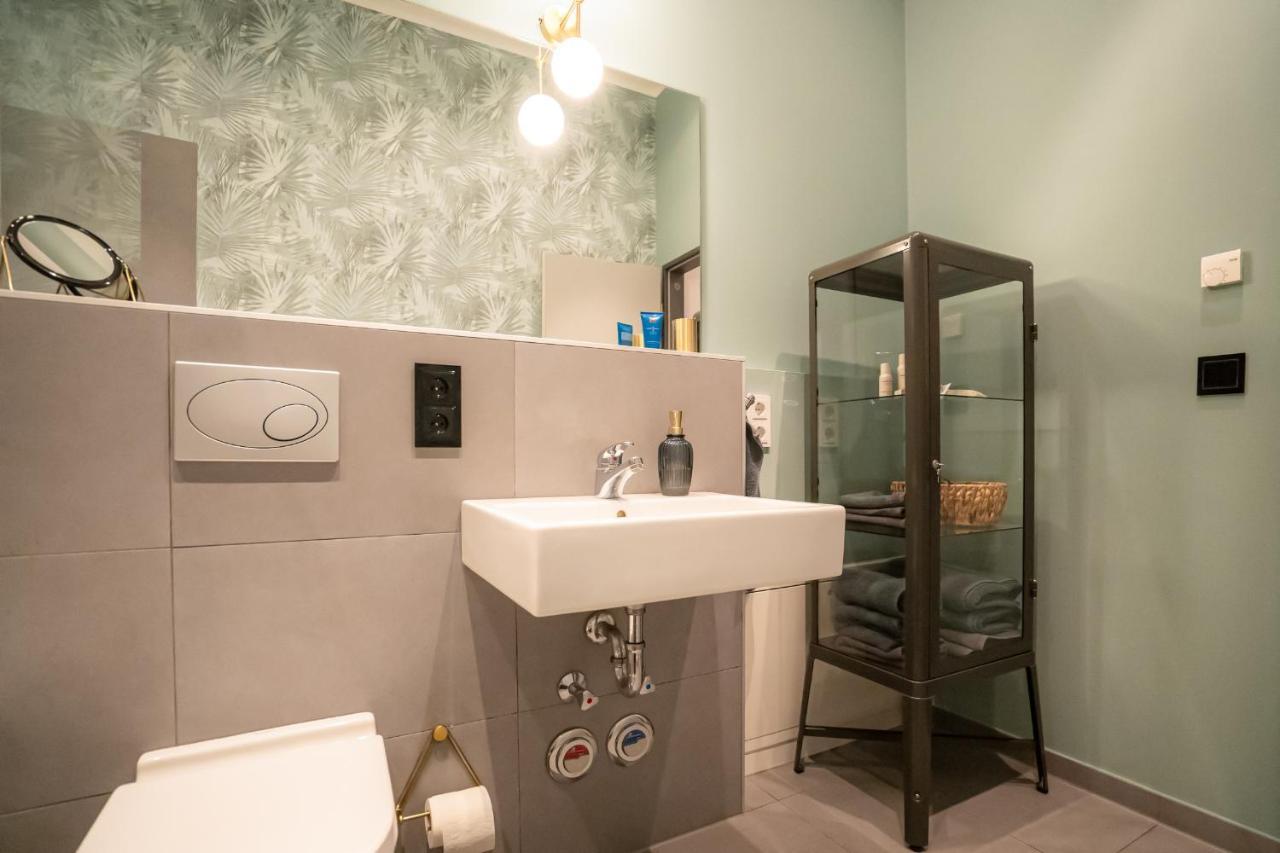 Designer Loft-ferienwohnung Im Zentrum Mit Tiefgaragen-parkplatz, Waschmaschine Und Privatterrasse Apartment