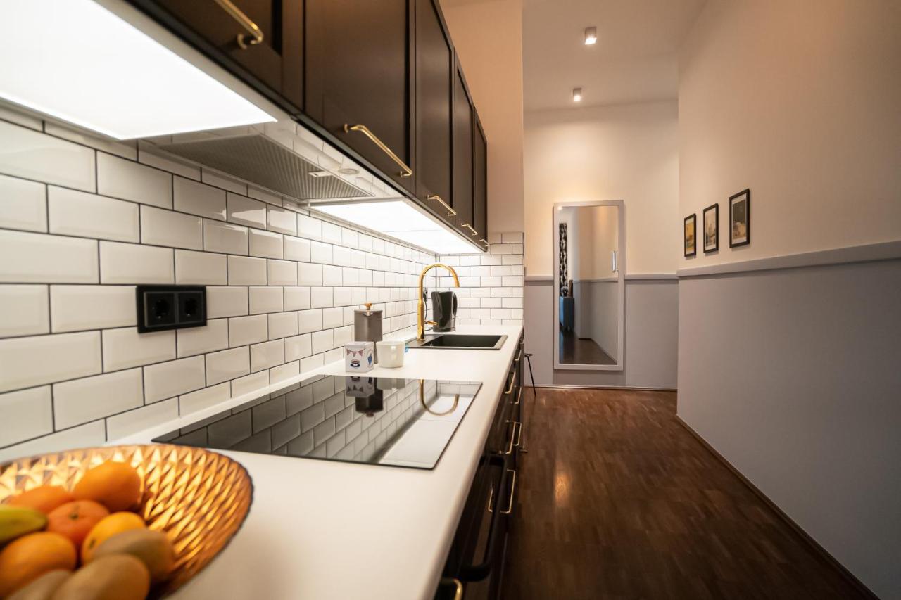 Designer Loft-ferienwohnung Im Zentrum Mit Tiefgaragen-parkplatz, Waschmaschine Und Privatterrasse *