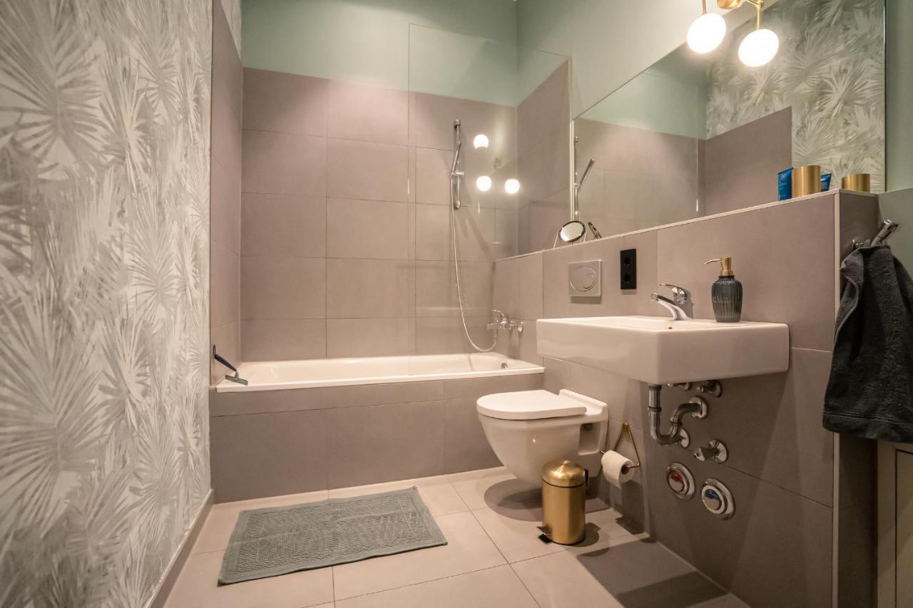 Appartement Designer Loft-ferienwohnung Im Zentrum Mit Tiefgaragen-parkplatz, Waschmaschine Und Privatterrasse Leipzig