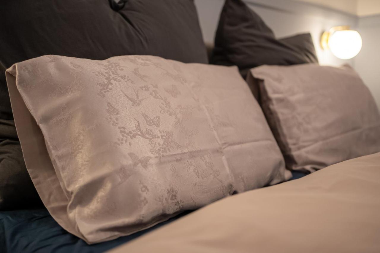 Designer Loft-ferienwohnung Im Zentrum Mit Tiefgaragen-parkplatz, Waschmaschine Und Privatterrasse Apartment Leipzig